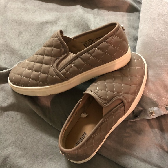 Sneakers - Picture 3 of 3